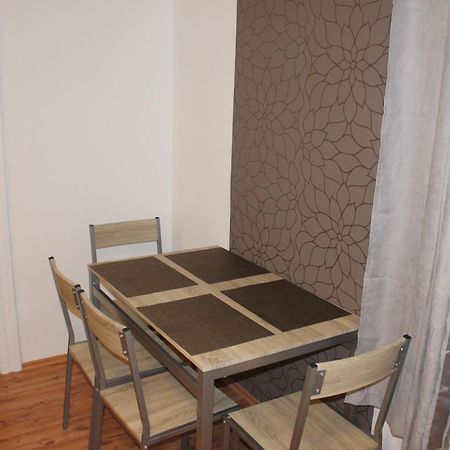 Apartmany Pri Auparku Пьештяни Экстерьер фото