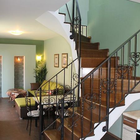 Apartmany Pri Auparku Пьештяни Экстерьер фото