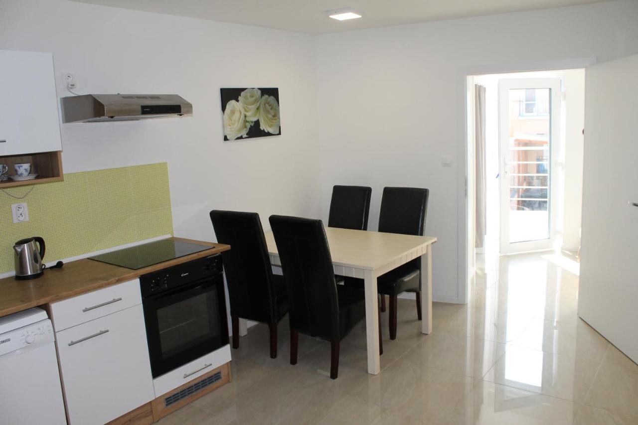 Apartmany Pri Auparku Пьештяни Экстерьер фото