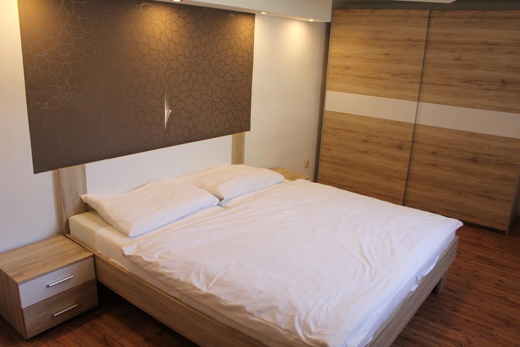 Apartmany Pri Auparku Пьештяни Экстерьер фото